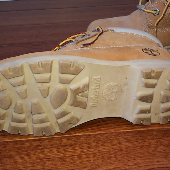 Women’s Wheat Timberland boots with white sole - Picture 5 of 5
